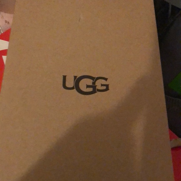 Pink Ugg’s brand new from ugg company never worn - Picture 6 of 8